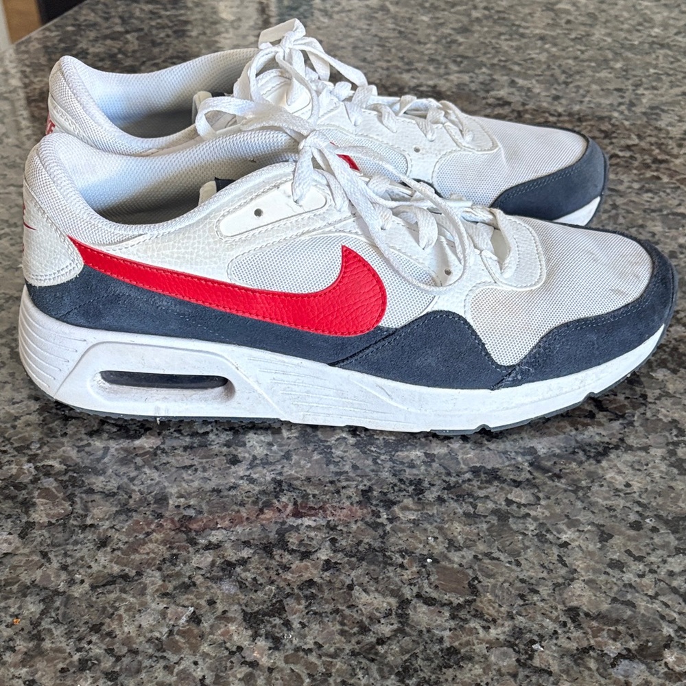 Nike Men's White and Red Athletic Shoes